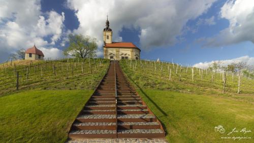 1621454100-kostel-sv-jana-krtitele-bzenec