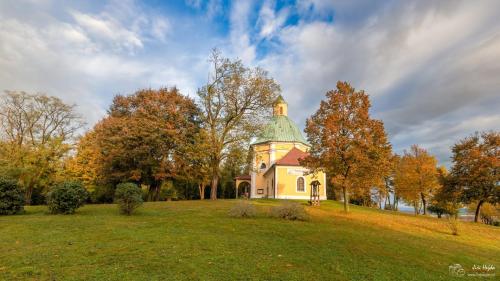 1698606920-kaple-sv-antonicka-www